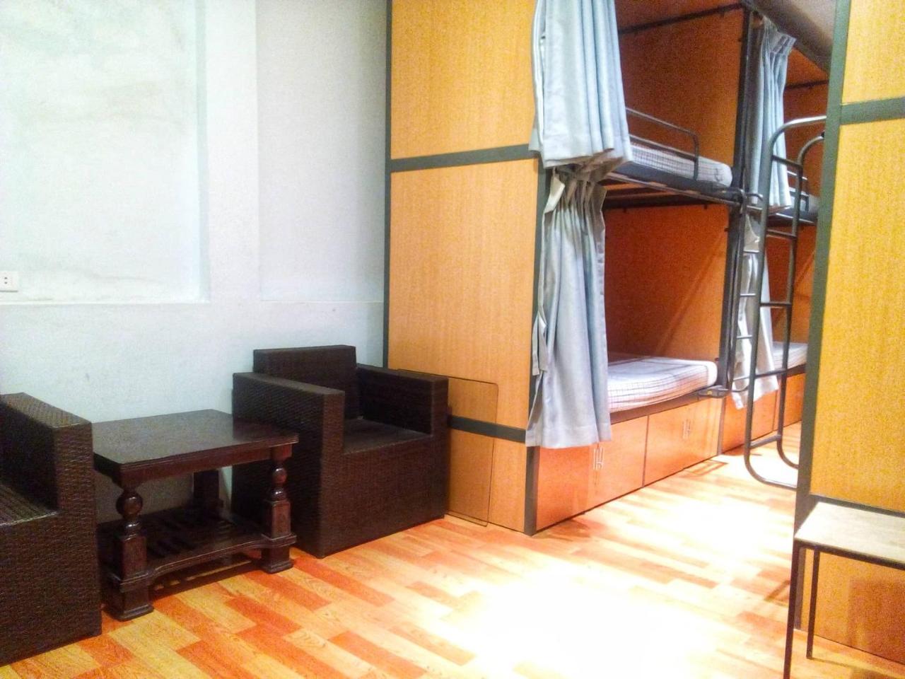 Golden Snake Hostel Hanoi Exteriör bild